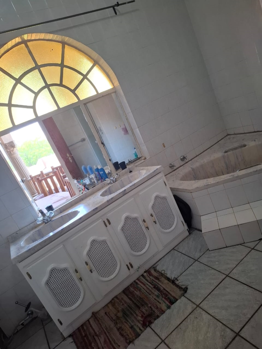 6 Bedroom Property for Sale in Vanderbijlpark SE 3 Gauteng