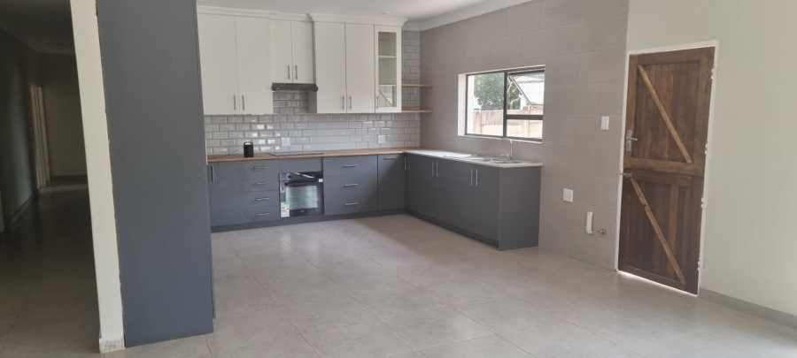 4 Bedroom Property for Sale in Mountain View Gauteng