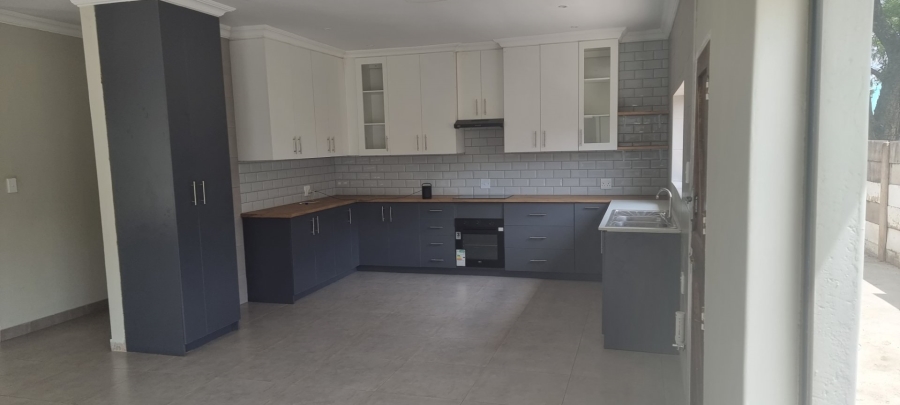 4 Bedroom Property for Sale in Mountain View Gauteng