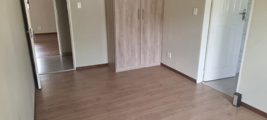 4 Bedroom Property for Sale in Mountain View Gauteng