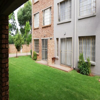 2 Bedroom Property for Sale in Hughes Gauteng