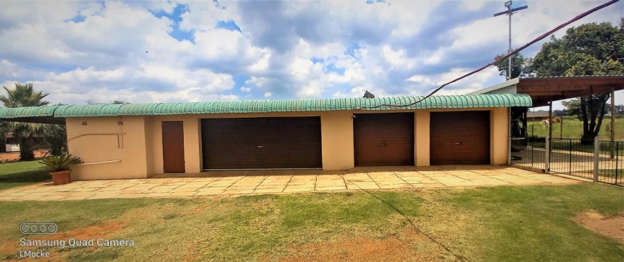 6 Bedroom Property for Sale in Valley Settlements A H Gauteng