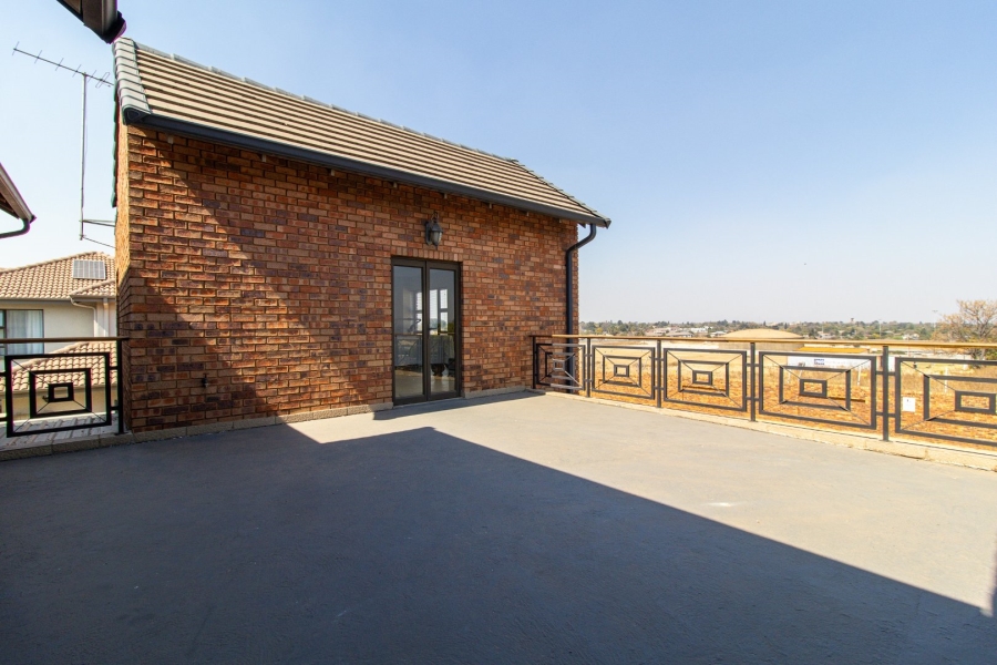 4 Bedroom Property for Sale in Meyersdal Gauteng