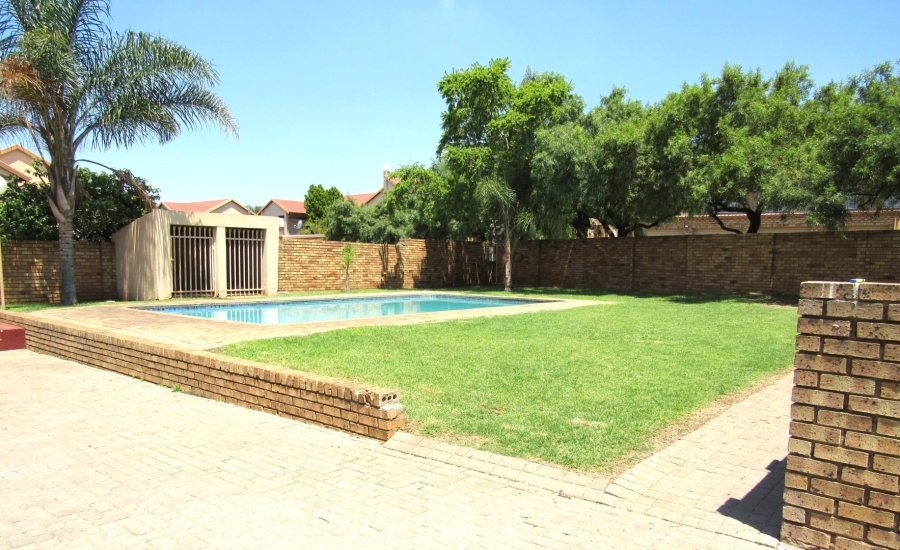 2 Bedroom Property for Sale in Amberfield Gauteng