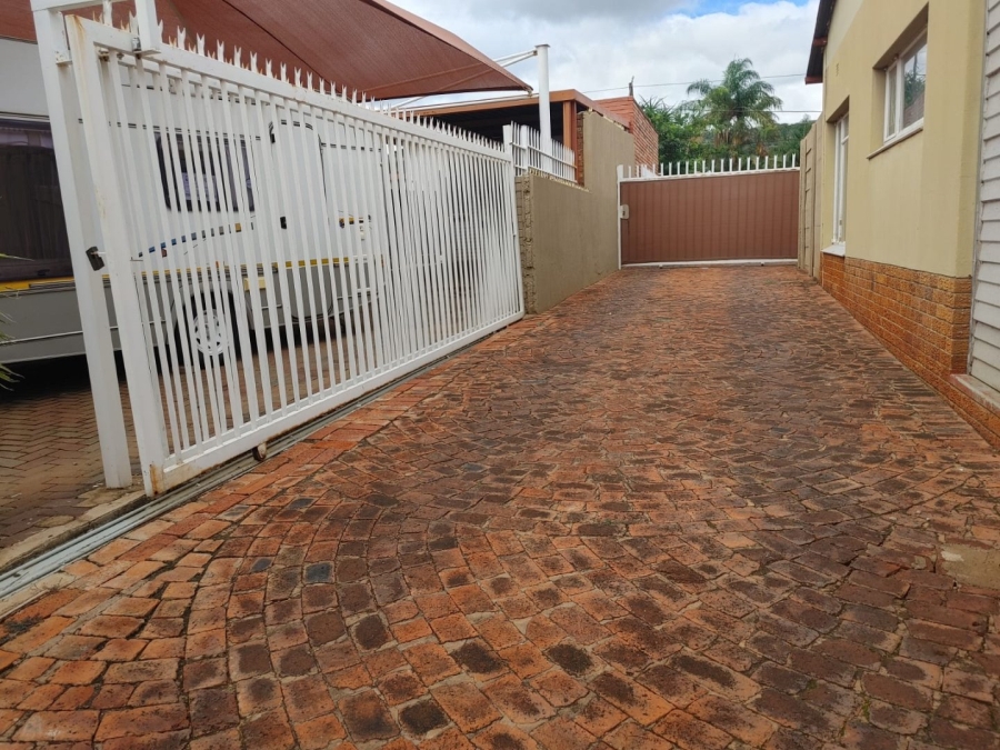  Bedroom Property for Sale in Sinoville Gauteng