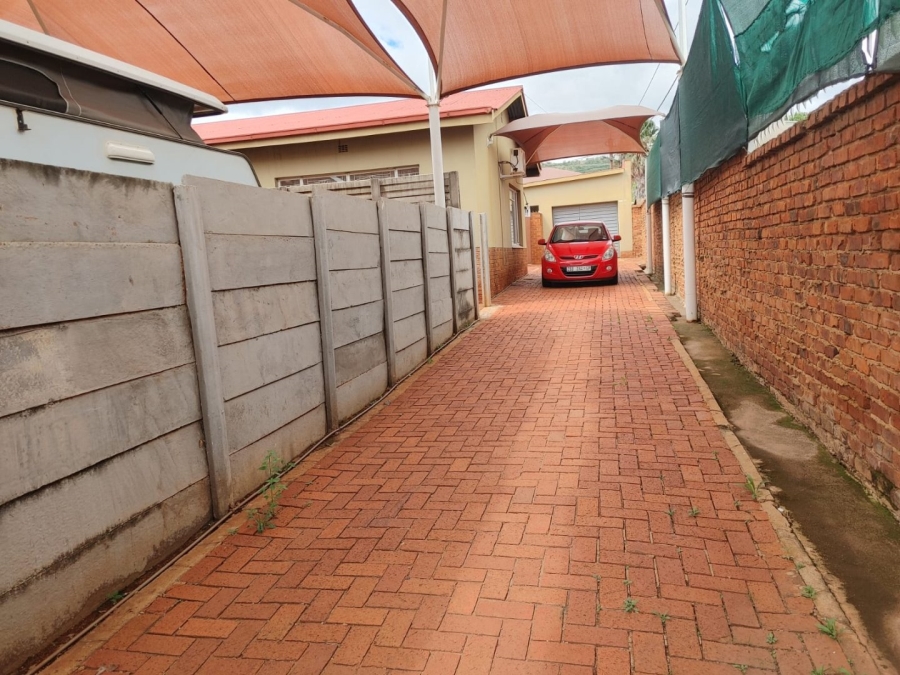  Bedroom Property for Sale in Sinoville Gauteng