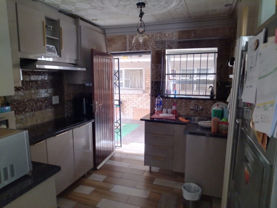 5 Bedroom Property for Sale in Mamelodi West Gauteng