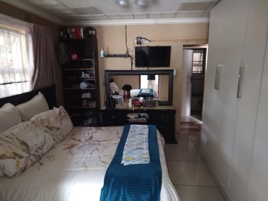 5 Bedroom Property for Sale in Mamelodi West Gauteng