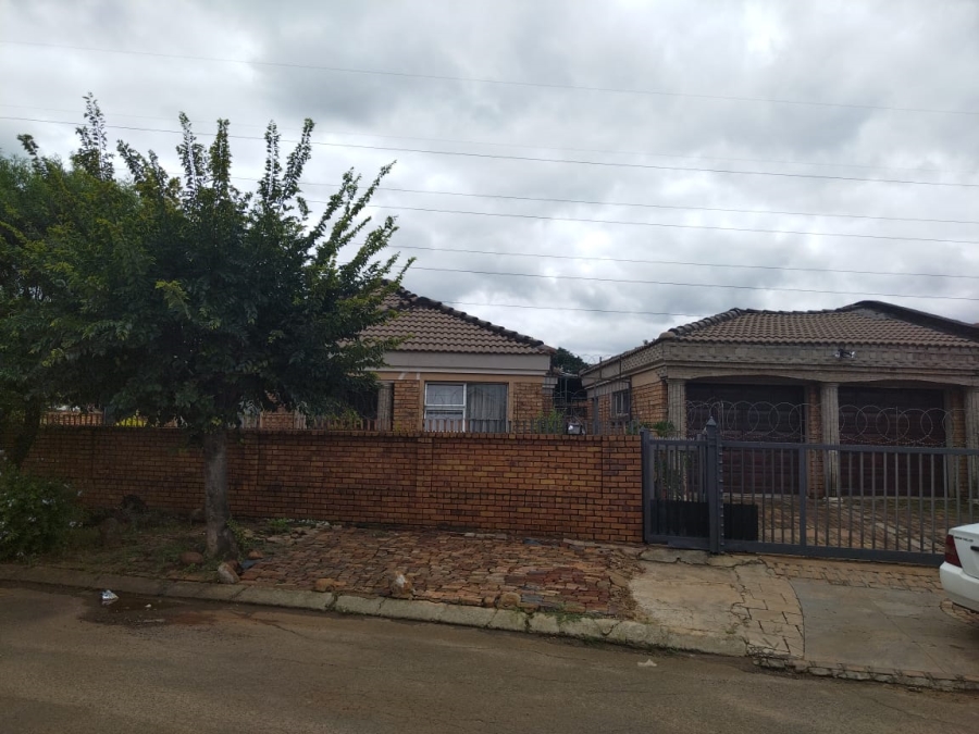 5 Bedroom Property for Sale in Mamelodi West Gauteng