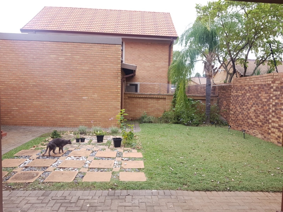 To Let  Bedroom Property for Rent in Equestria Gauteng