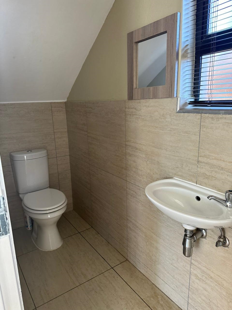 To Let  Bedroom Property for Rent in Equestria Gauteng