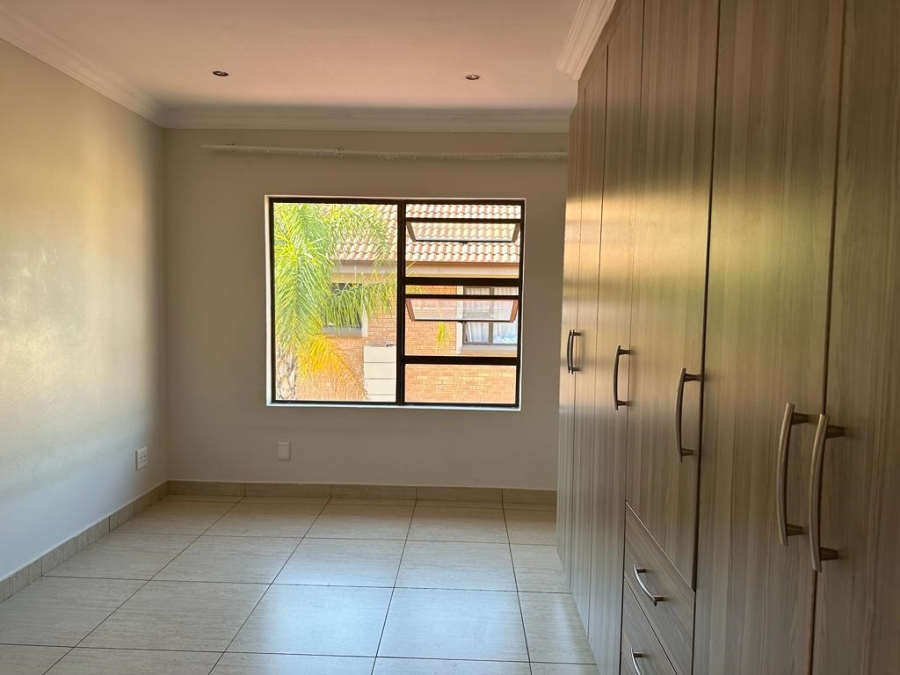 To Let  Bedroom Property for Rent in Equestria Gauteng