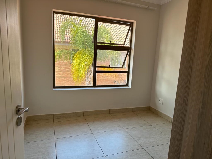 To Let  Bedroom Property for Rent in Equestria Gauteng