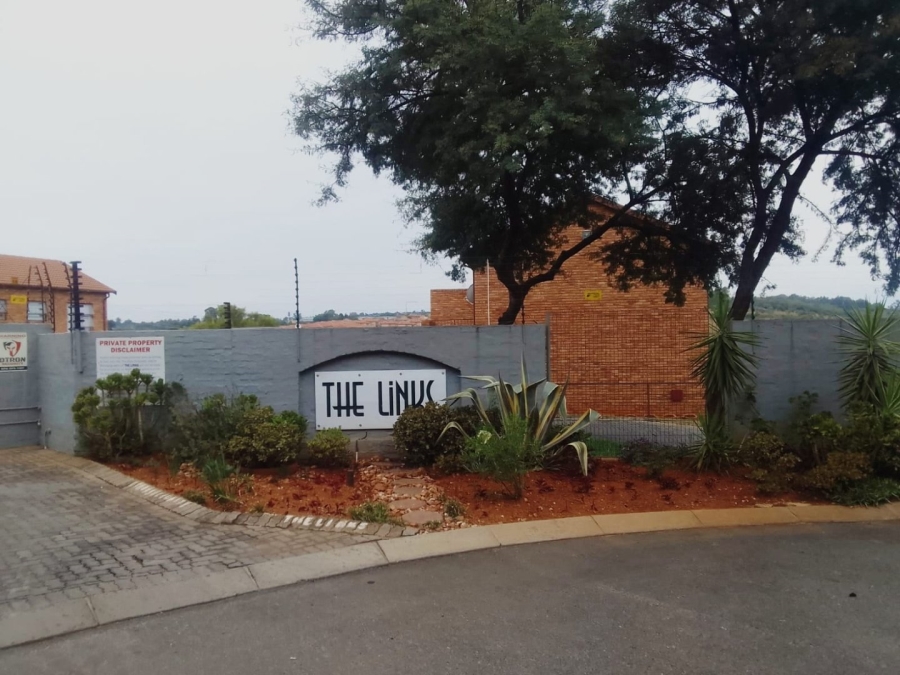 To Let 2 Bedroom Property for Rent in Wilgeheuwel Gauteng