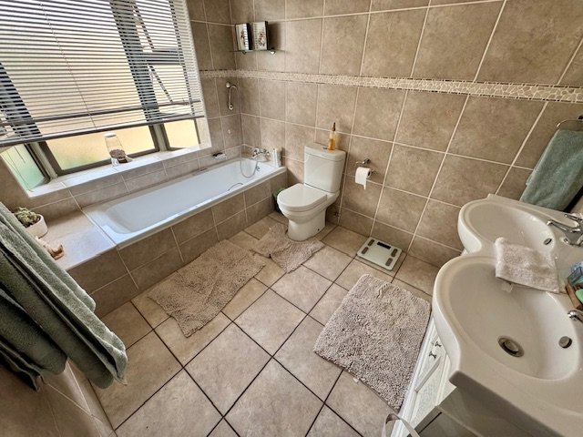 3 Bedroom Property for Sale in Boatlake Village Gauteng