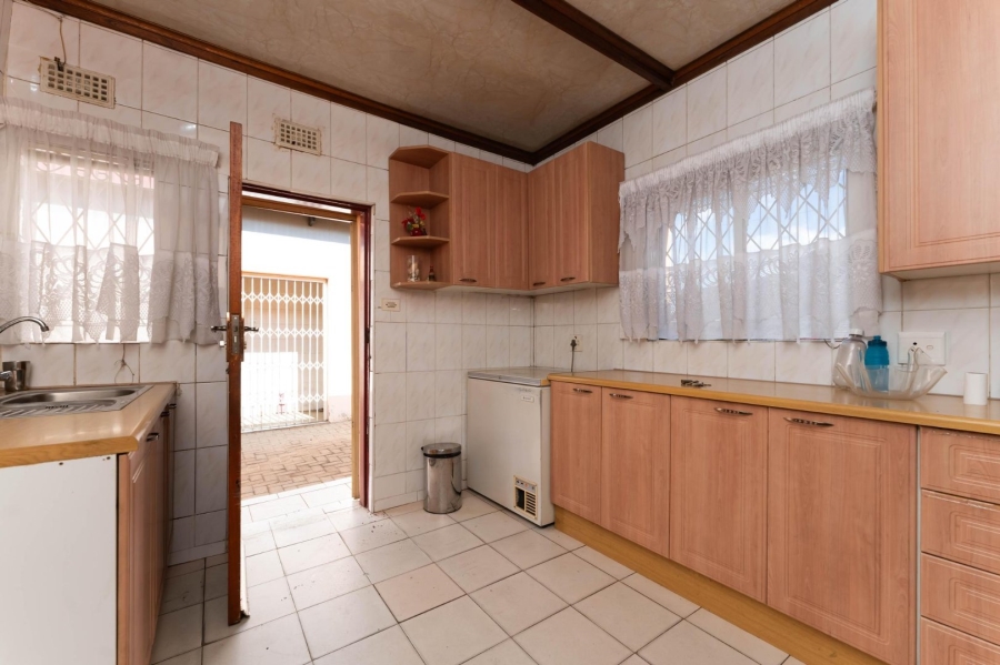 2 Bedroom Property for Sale in Meadowlands East Gauteng