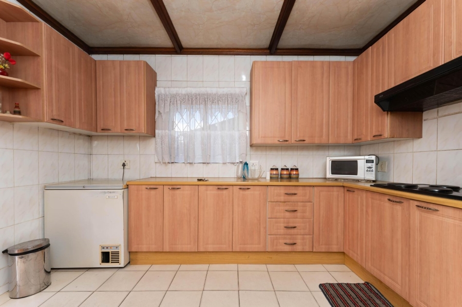 2 Bedroom Property for Sale in Meadowlands East Gauteng