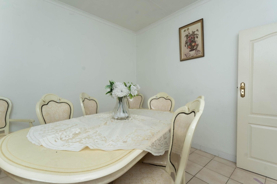 2 Bedroom Property for Sale in Meadowlands East Gauteng