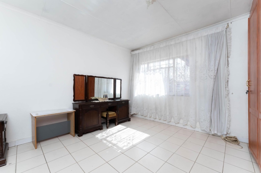 2 Bedroom Property for Sale in Meadowlands East Gauteng