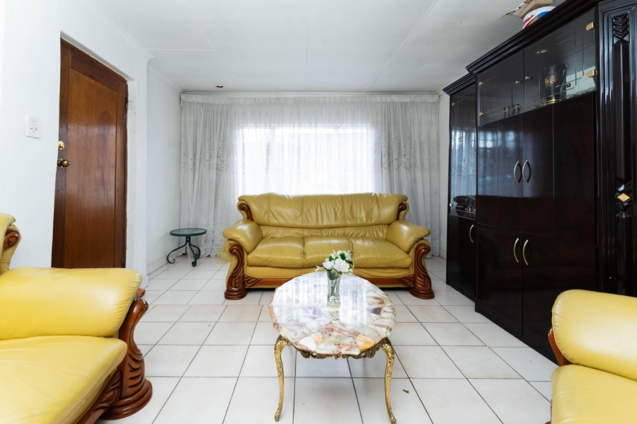 2 Bedroom Property for Sale in Meadowlands East Gauteng