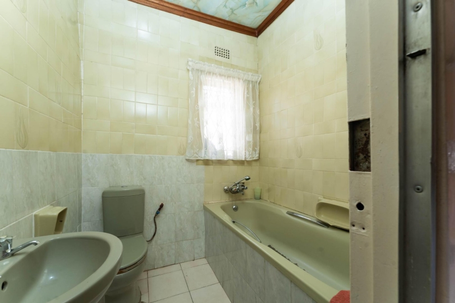 2 Bedroom Property for Sale in Meadowlands East Gauteng