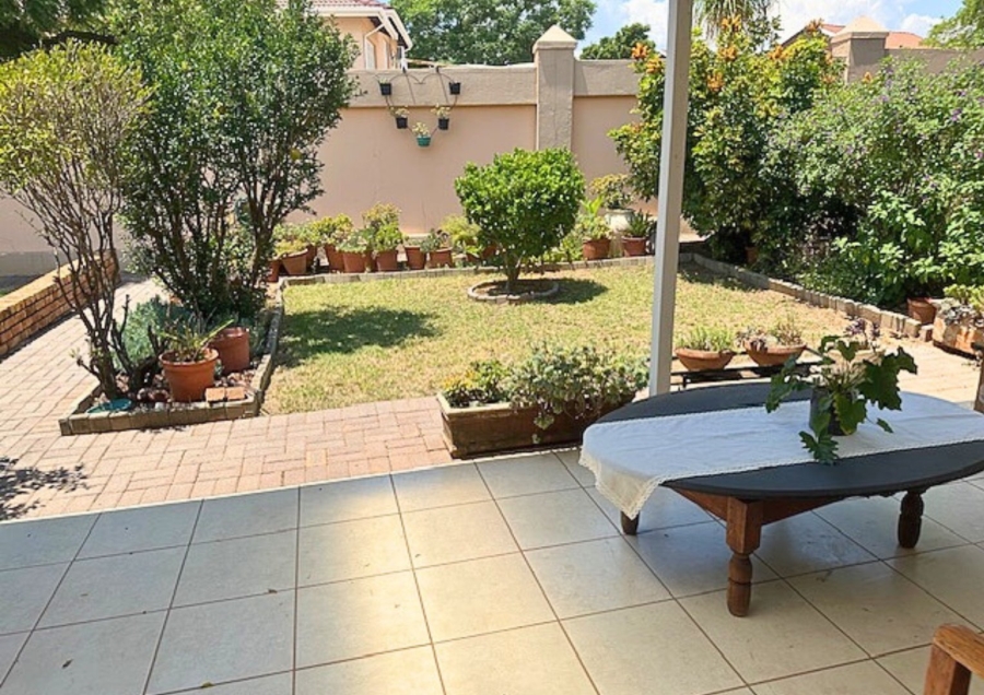 2 Bedroom Property for Sale in Honeydew Manor Gauteng