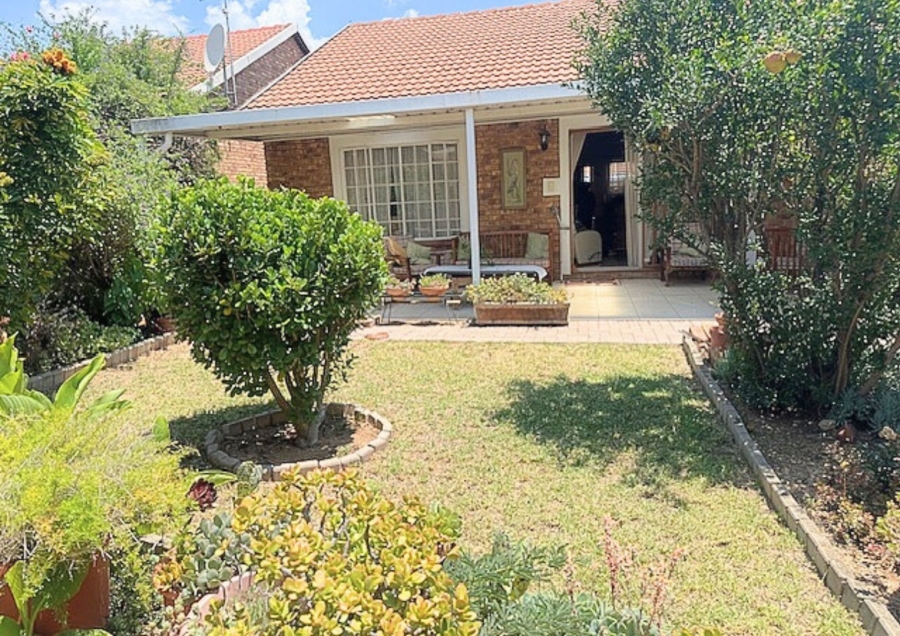 2 Bedroom Property for Sale in Honeydew Manor Gauteng