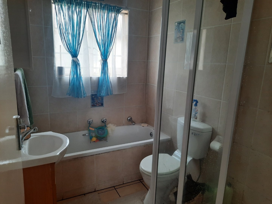 2 Bedroom Property for Sale in Honeydew Ridge Gauteng