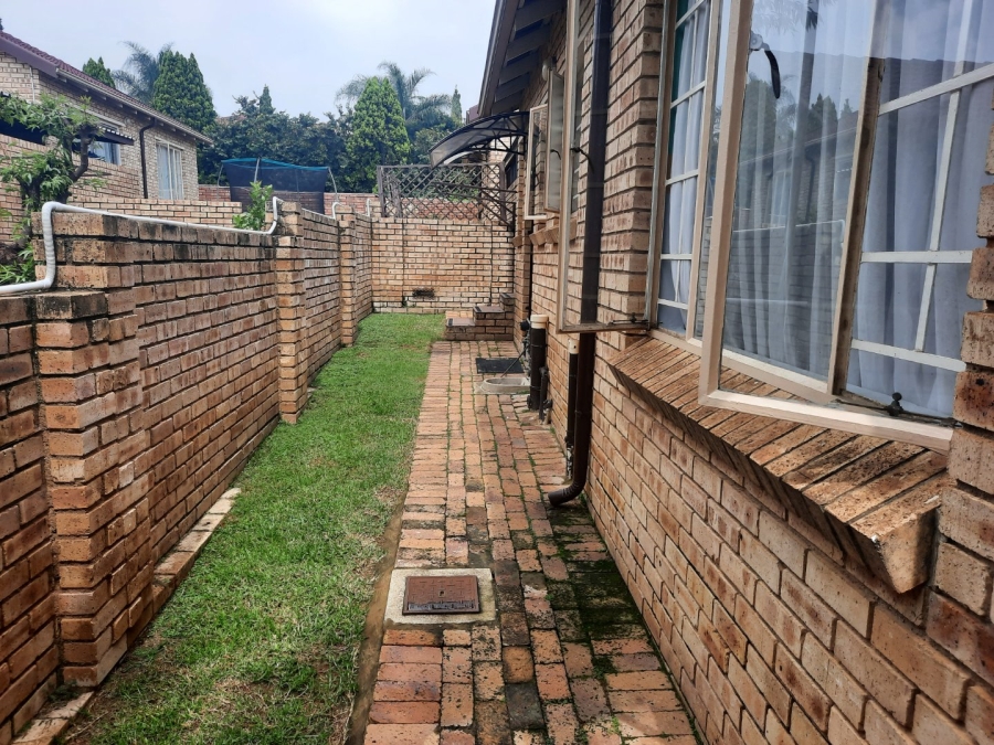 2 Bedroom Property for Sale in Honeydew Ridge Gauteng