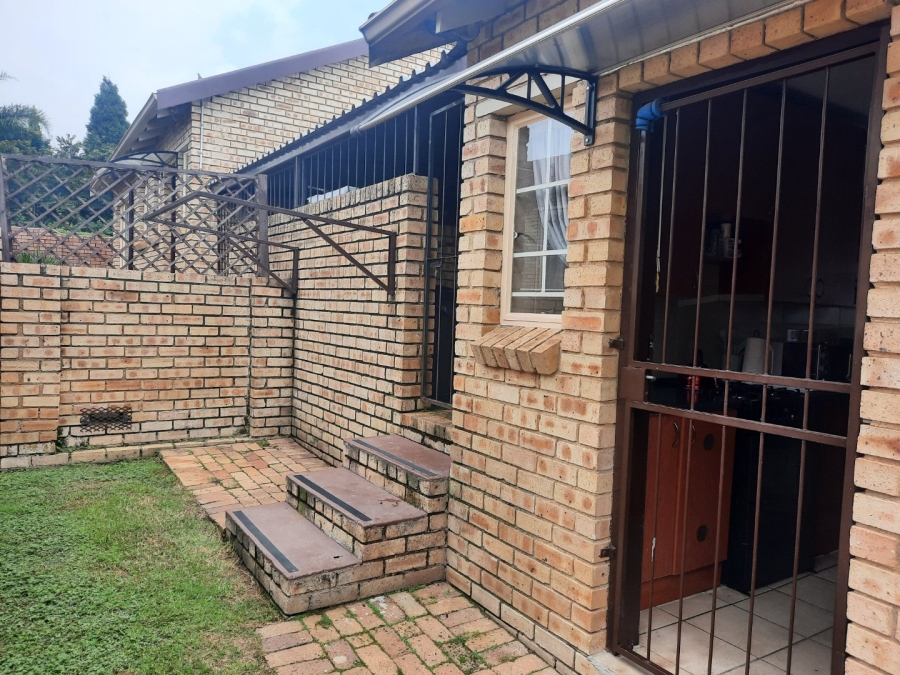 2 Bedroom Property for Sale in Honeydew Ridge Gauteng