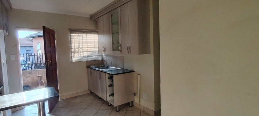 To Let 3 Bedroom Property for Rent in Atteridgeville Gauteng