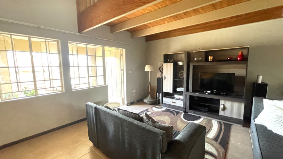 1 Bedroom Property for Sale in Magalieskruin Gauteng