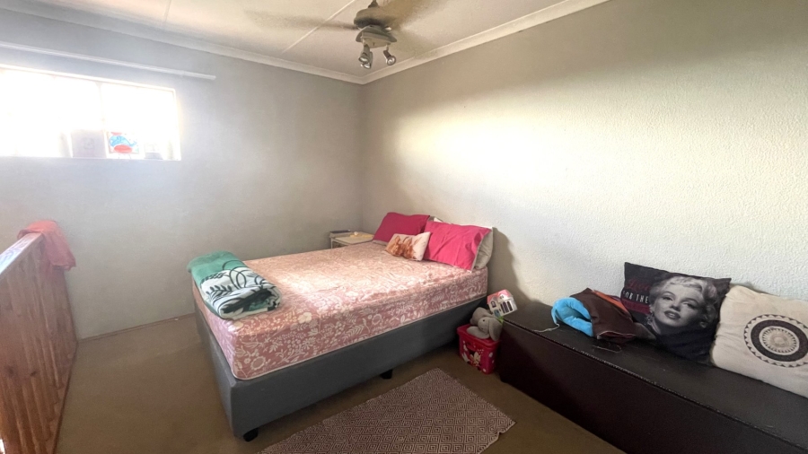 1 Bedroom Property for Sale in Magalieskruin Gauteng