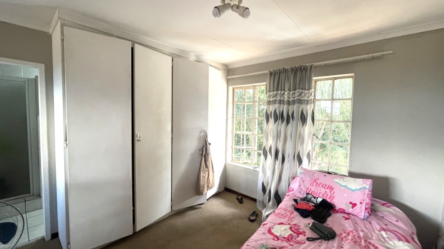 1 Bedroom Property for Sale in Magalieskruin Gauteng