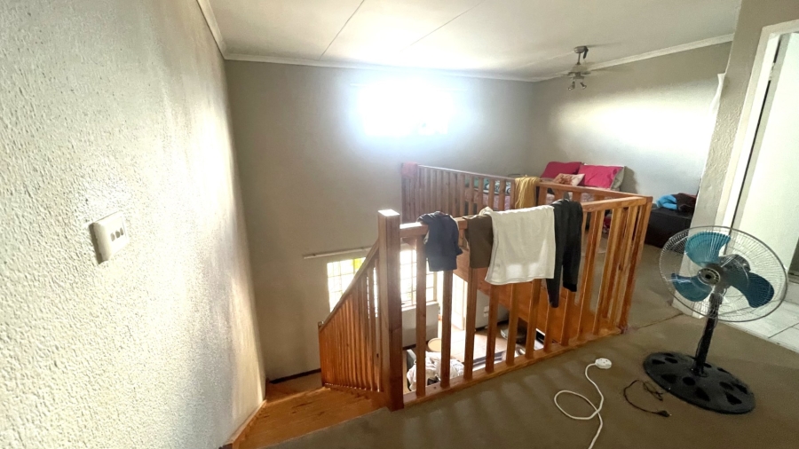 1 Bedroom Property for Sale in Magalieskruin Gauteng