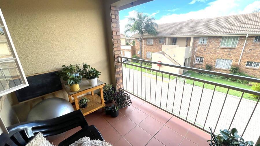 1 Bedroom Property for Sale in Magalieskruin Gauteng