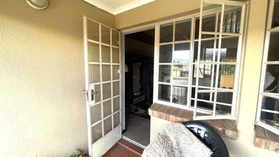 1 Bedroom Property for Sale in Magalieskruin Gauteng