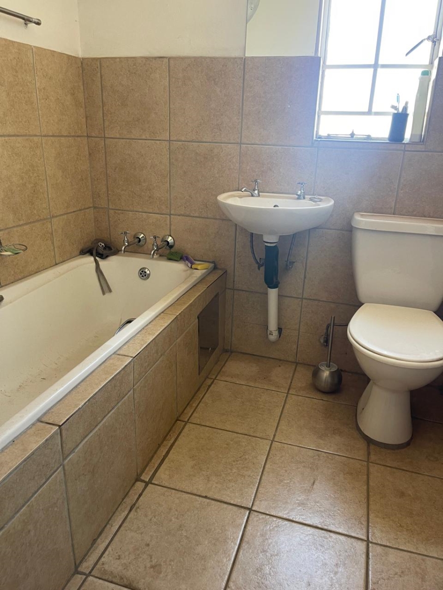 2 Bedroom Property for Sale in Fleurhof Gauteng