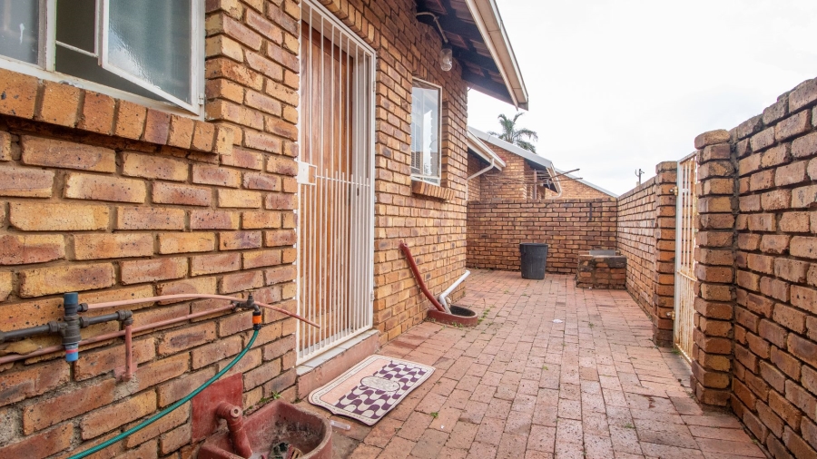 2 Bedroom Property for Sale in Birch Acres Gauteng