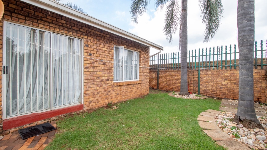 2 Bedroom Property for Sale in Birch Acres Gauteng