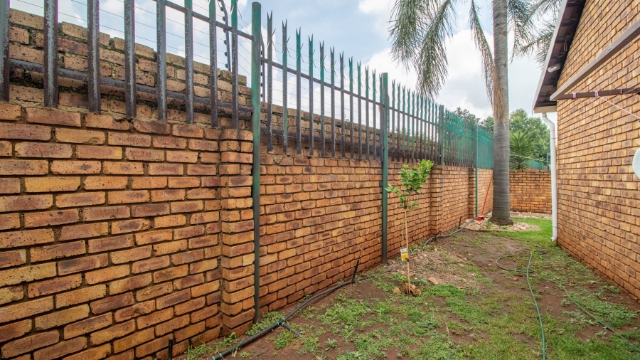 2 Bedroom Property for Sale in Birch Acres Gauteng