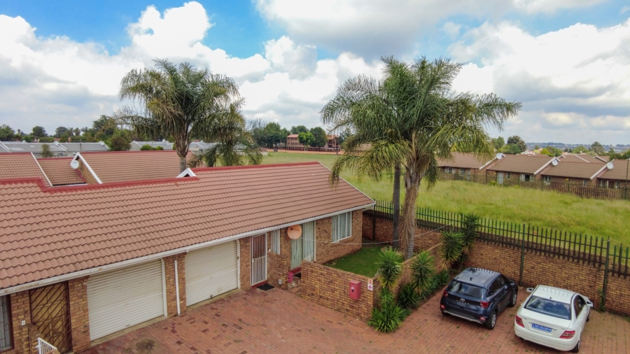 2 Bedroom Property for Sale in Birch Acres Gauteng