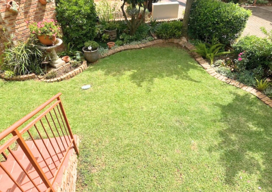 2 Bedroom Property for Sale in Honeydew Grove Gauteng