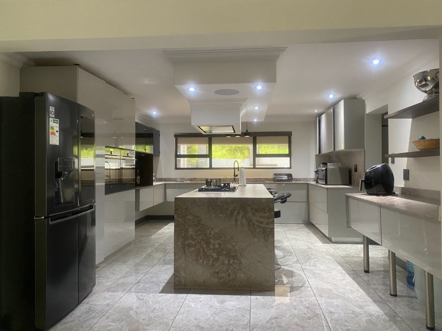 5 Bedroom Property for Sale in Copperleaf Estate Gauteng