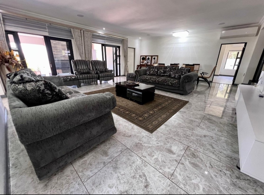 5 Bedroom Property for Sale in Copperleaf Estate Gauteng