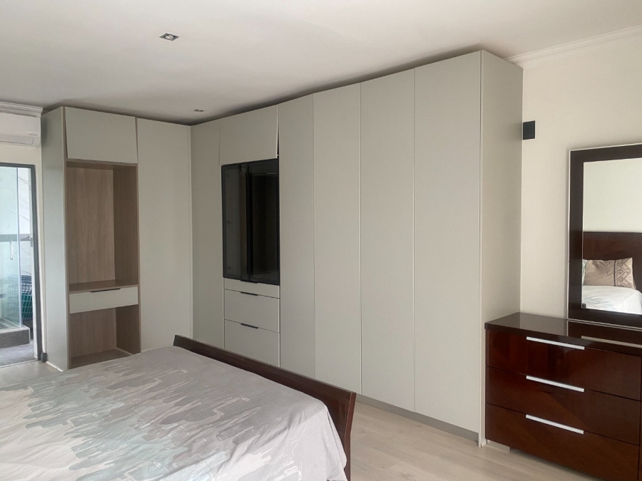 5 Bedroom Property for Sale in Copperleaf Estate Gauteng