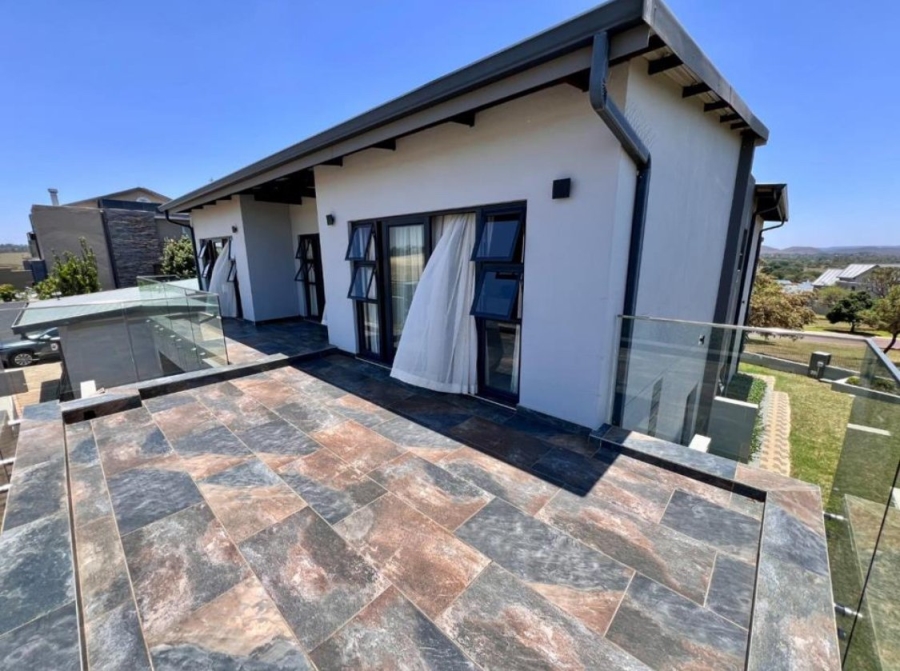 5 Bedroom Property for Sale in Copperleaf Estate Gauteng