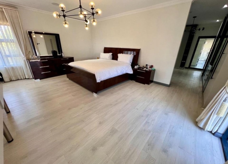 5 Bedroom Property for Sale in Copperleaf Estate Gauteng