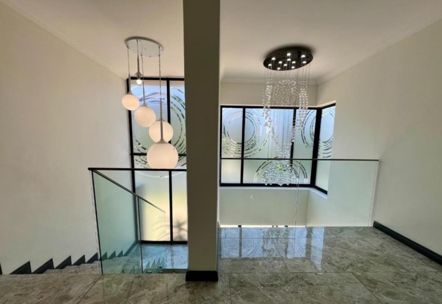 5 Bedroom Property for Sale in Copperleaf Estate Gauteng