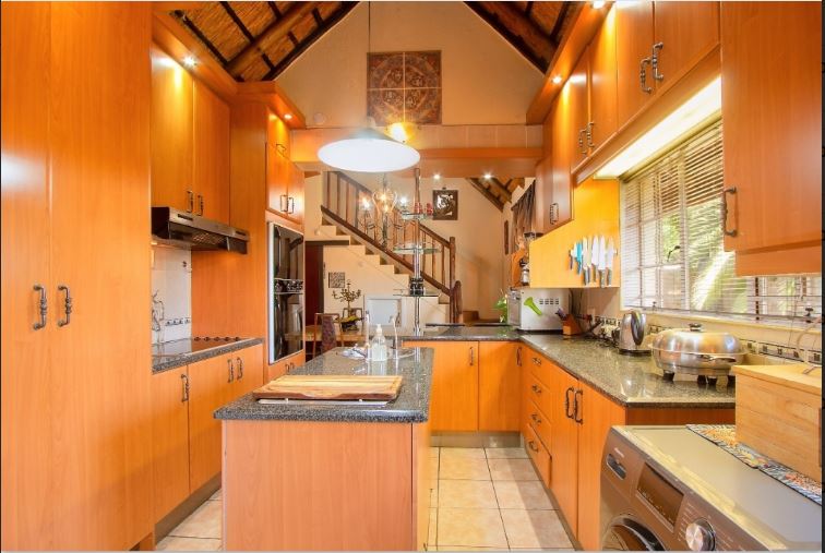 10 Bedroom Property for Sale in Birch Acres Gauteng